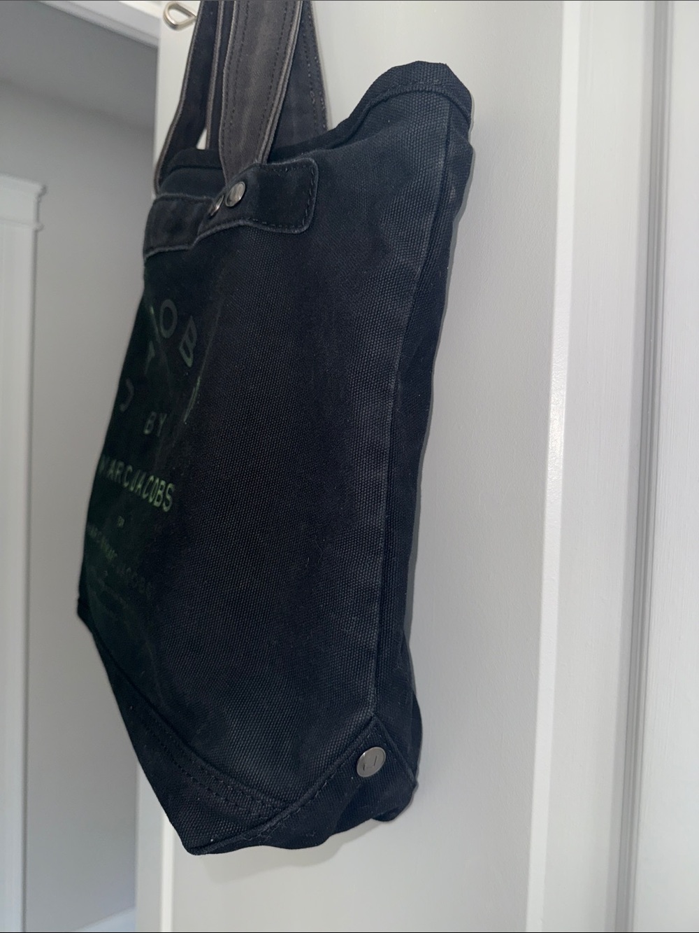 Marc Jacobs Black Canvas Messenger Tote with Logo Front - Picture 2 of 7
